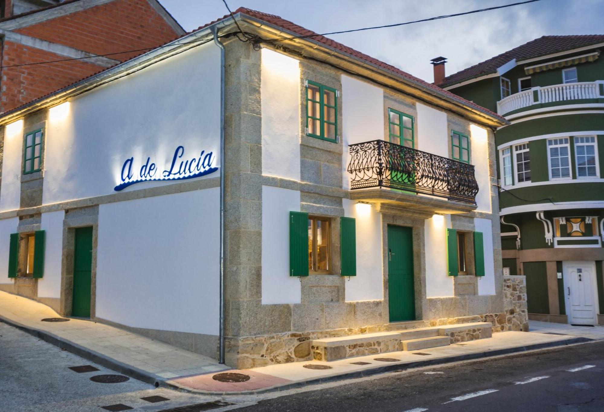 A De Lucia Hotel Quintáns Exterior photo