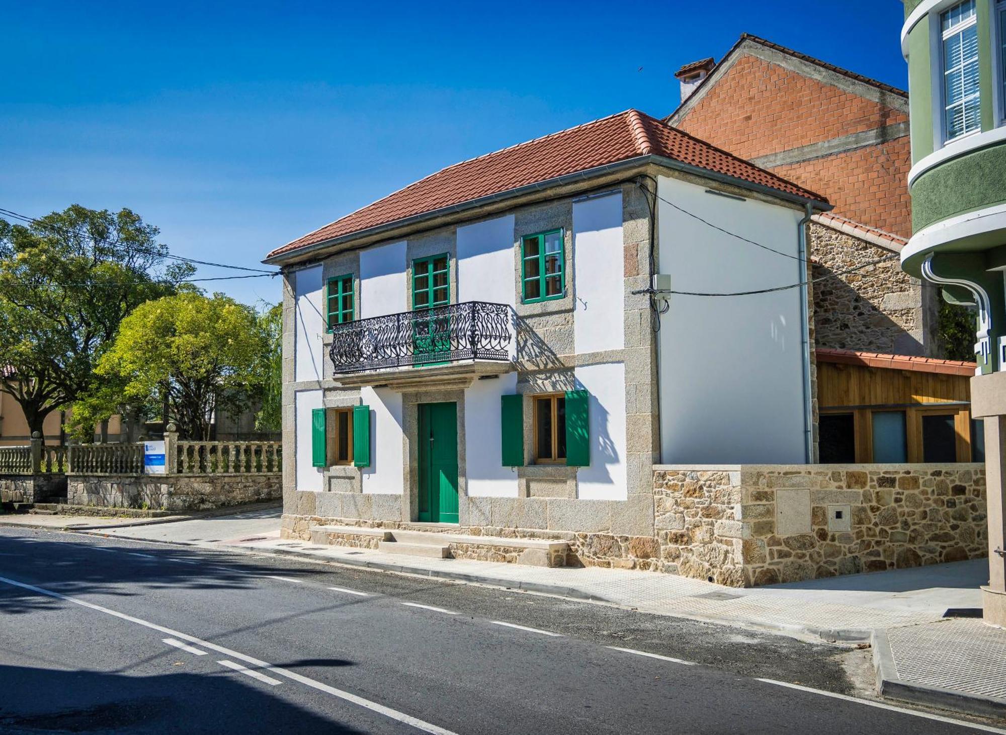 A De Lucia Hotel Quintáns Exterior photo