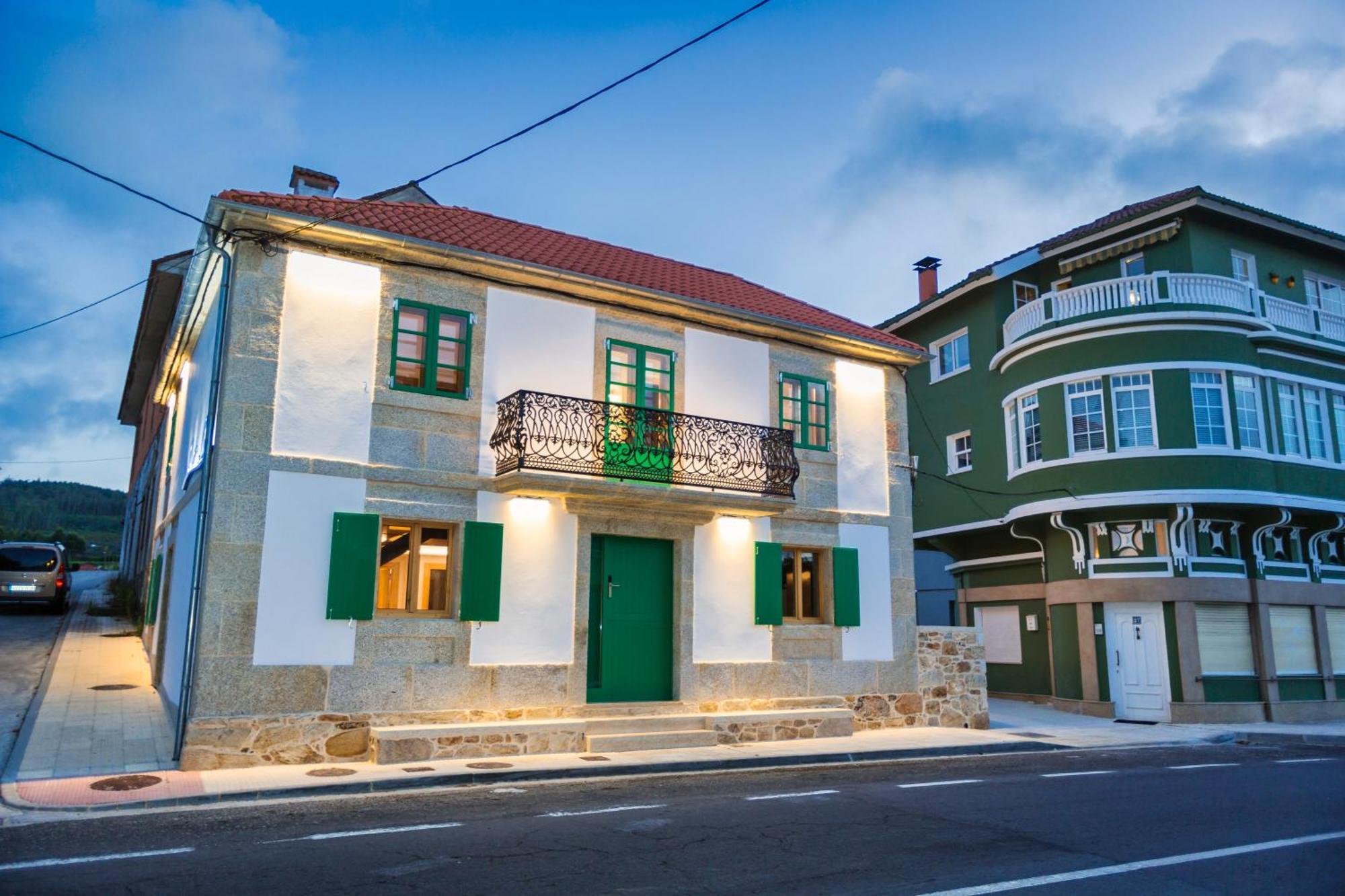 A De Lucia Hotel Quintáns Exterior photo
