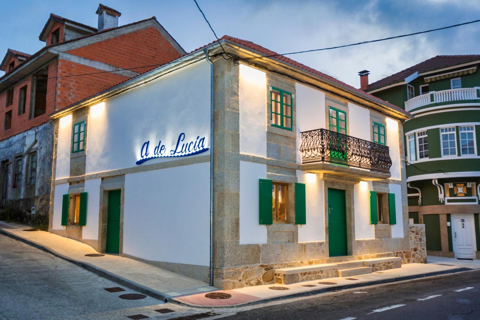 A De Lucia Hotel Quintáns Exterior photo